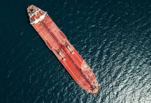 Фото - Bloomberg: ежедневные доходы нефтяных танкеров выросли в 4 раза до почти $100 тыс. из-за эмбарго ЕС